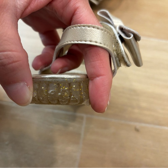 Pampili Metallic Gold Kids Sandals with Bow - Picture 2 of 3